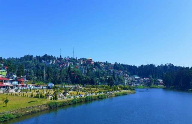 402|DARJEELING MIRIK KALIMPONG GANGTOK TSOMGO LAKE BABA MANDIR 6N